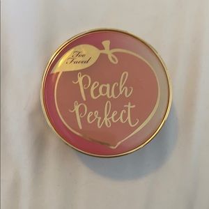 Too faced peach perfect translucent powder